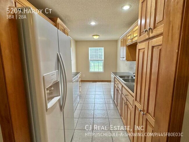 Foto del edificio - 5209 Hardy Ct