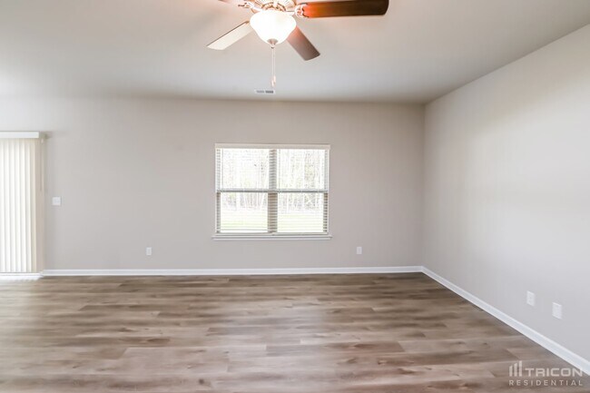 Foto del edificio - 139 Spring Knoll Dr