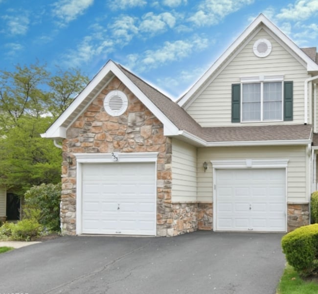 Building Photo - 253 Patriot Hill Dr