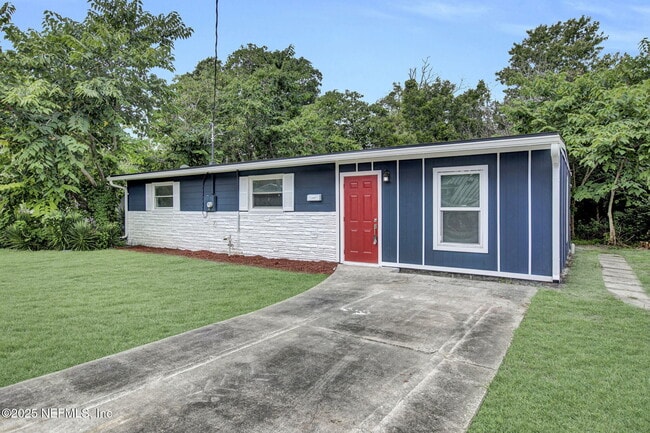 Building Photo - 1714 Brookview Dr S