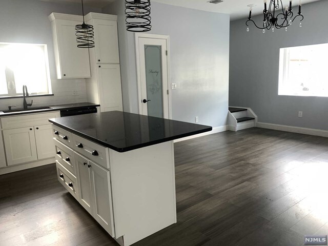 Building Photo - 60 Garibaldi Avenue, Unit 2