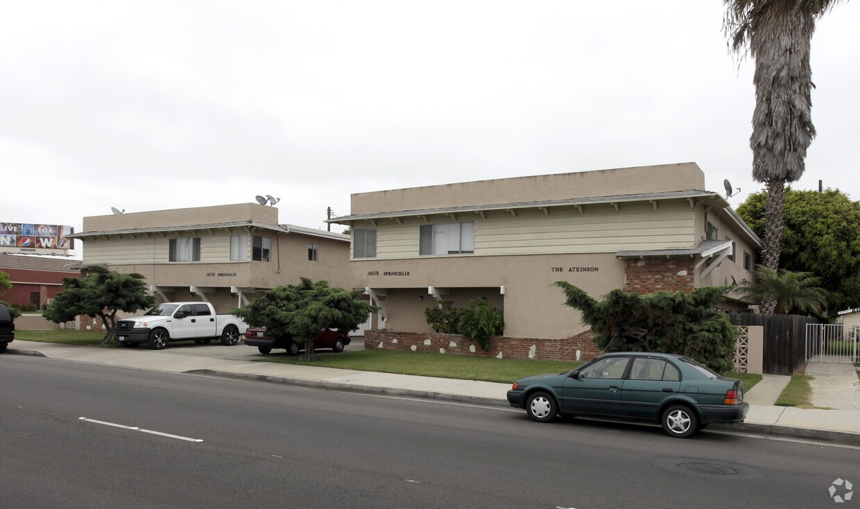 Foto principal - 14072-14076 Springdale St