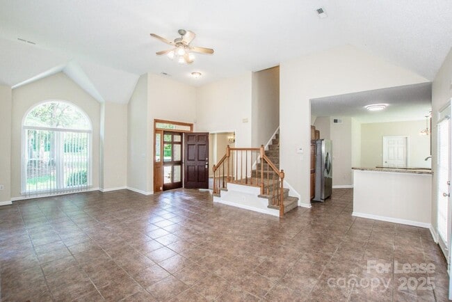 Building Photo - 169 Southhaven Dr