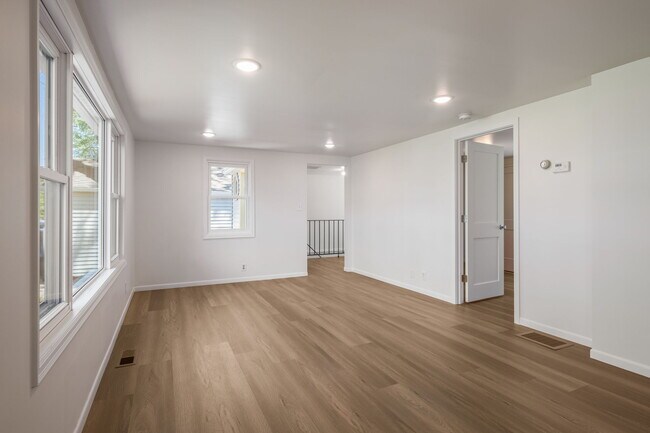 Building Photo - 4019 W 108th St