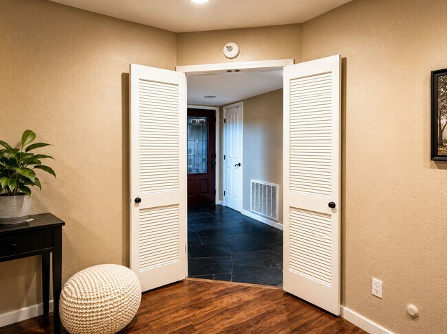 Foto del edificio - 820 Blue Bell Ct