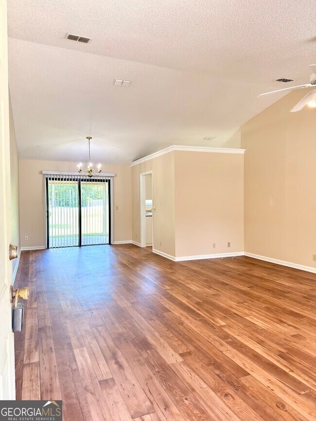Foto del edificio - 202 Cypress Dr