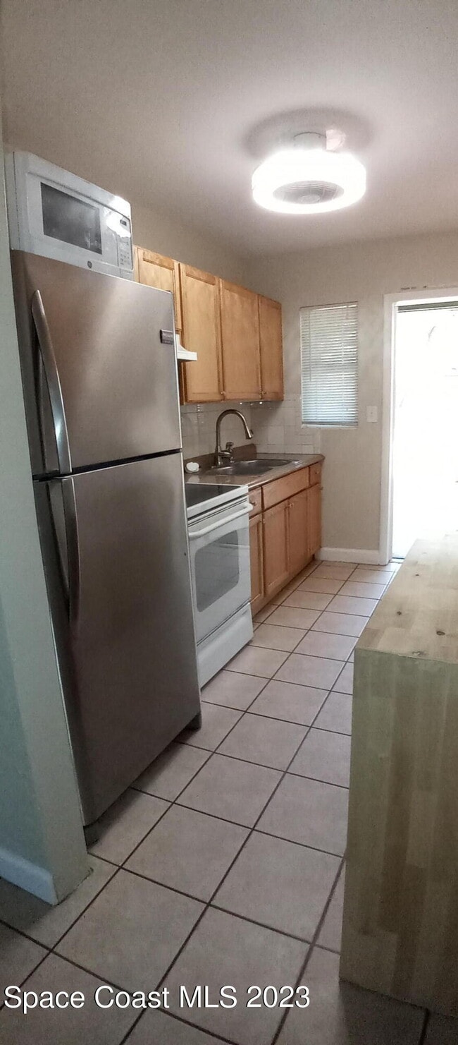 Building Photo - 248 Le Jeune Dr