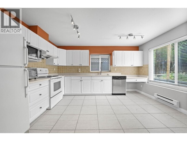 Photo du bâtiment - 2065 Turnberry Ln