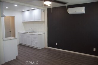 Building Photo - 372 E 55th St