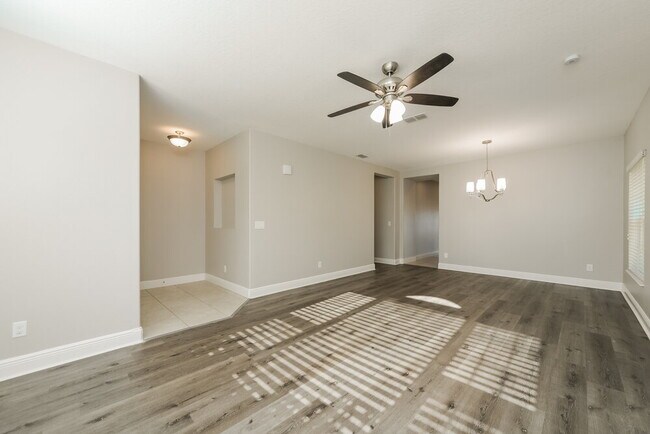 Foto del edificio - 3380 Reedy Glen Dr