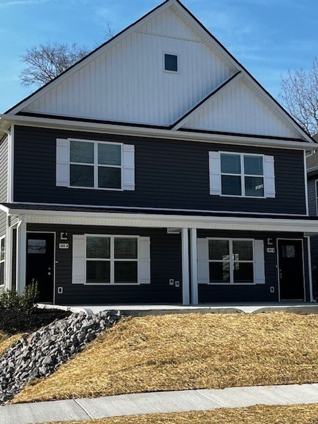 Building Photo - 106 A Piedmont Dr