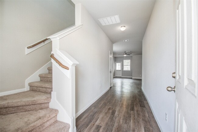Foto del edificio - 2627 Hoffman Ln