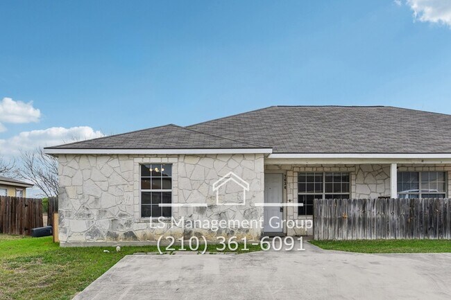 Foto del edificio - 7636 Oak Chase