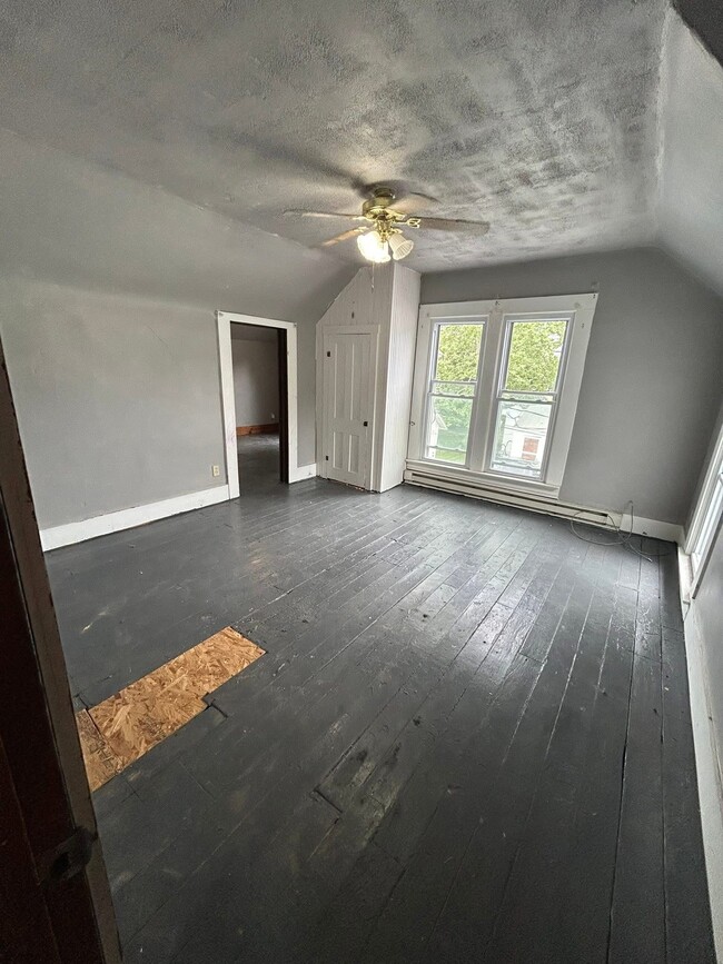 Master Bedroom - 408 S Range St