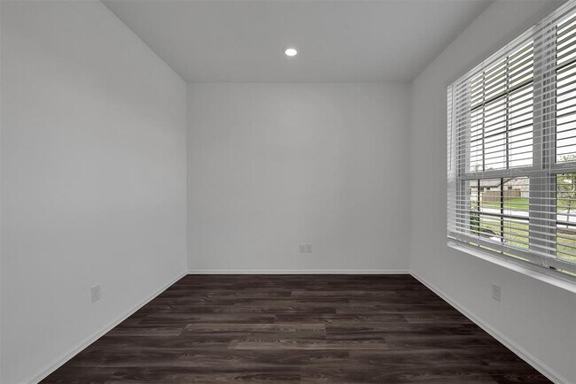 Foto del edificio - 19179 Pinewood Grove Trl