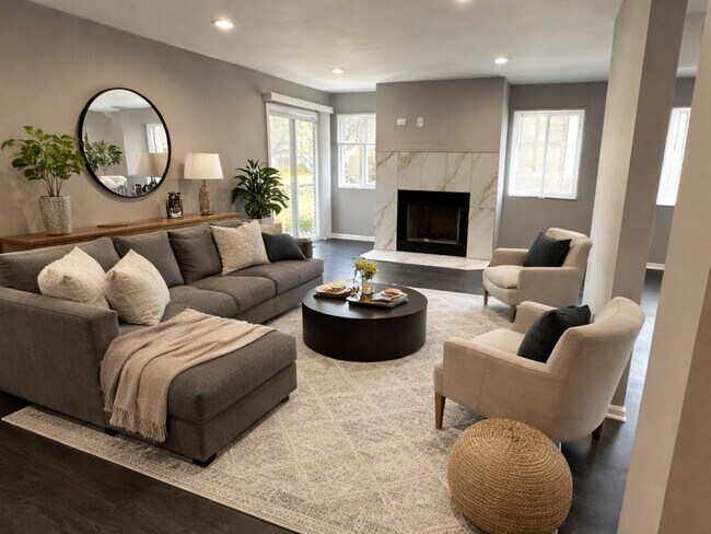 Foto del edificio - 225 Thornapple Ct