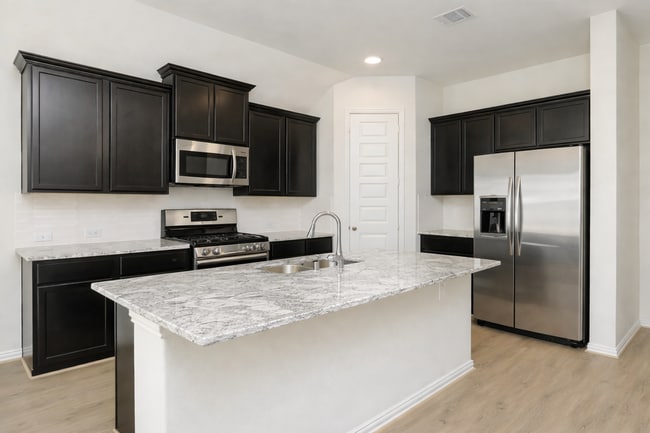 Foto del edificio - 427 Fields Forest Ln