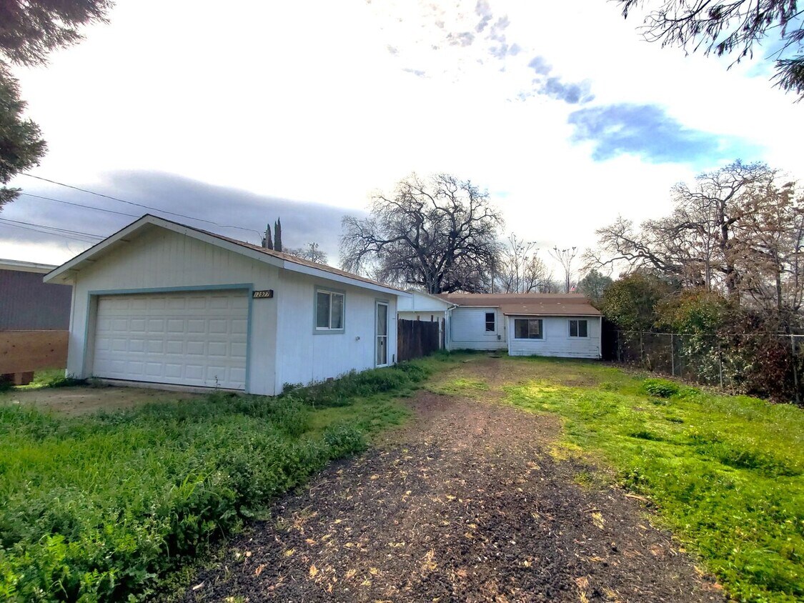 Primary Photo - 129774thstreet.is4lease.com