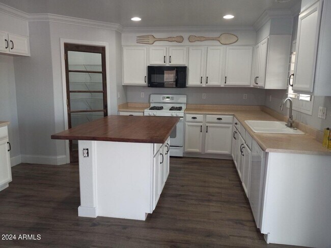 Foto del edificio - 33455 N Wash View Rd