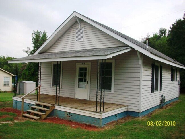 Building Photo - 214 Wesleyan Dr
