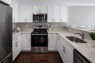 Building Photo - Legion Manor: In-Unit Washer & Dryer, Cold Water Included, Elevator, Fitness Center, and Cat & Do...