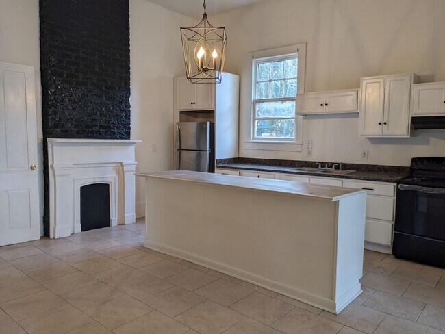 Foto del edificio - 2226 Barracks St