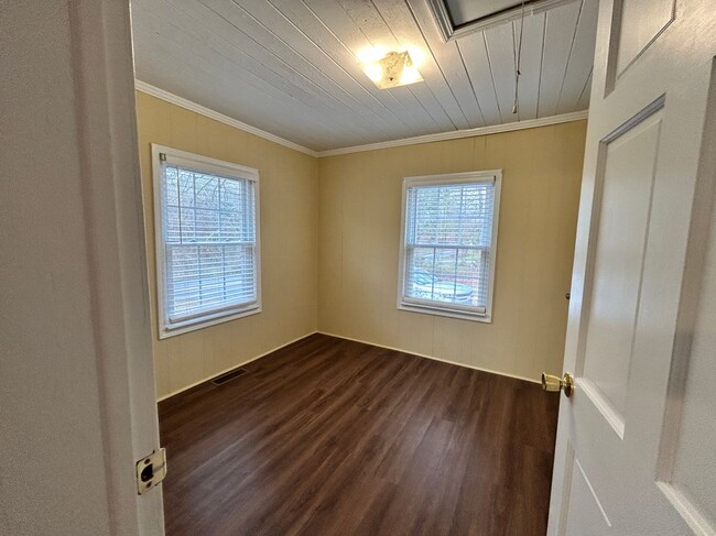 Building Photo - 1189 Beech Springs Rd