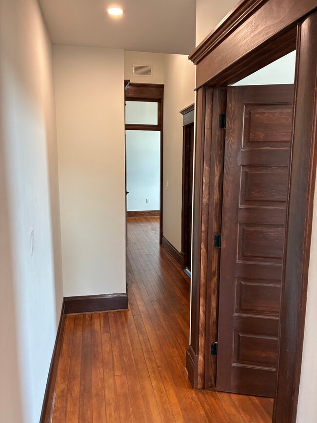 Building Photo - 502 Commercial St