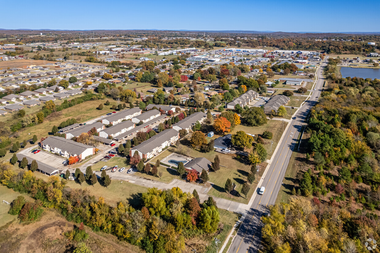 Primary Photo - Rena Valley Apartments