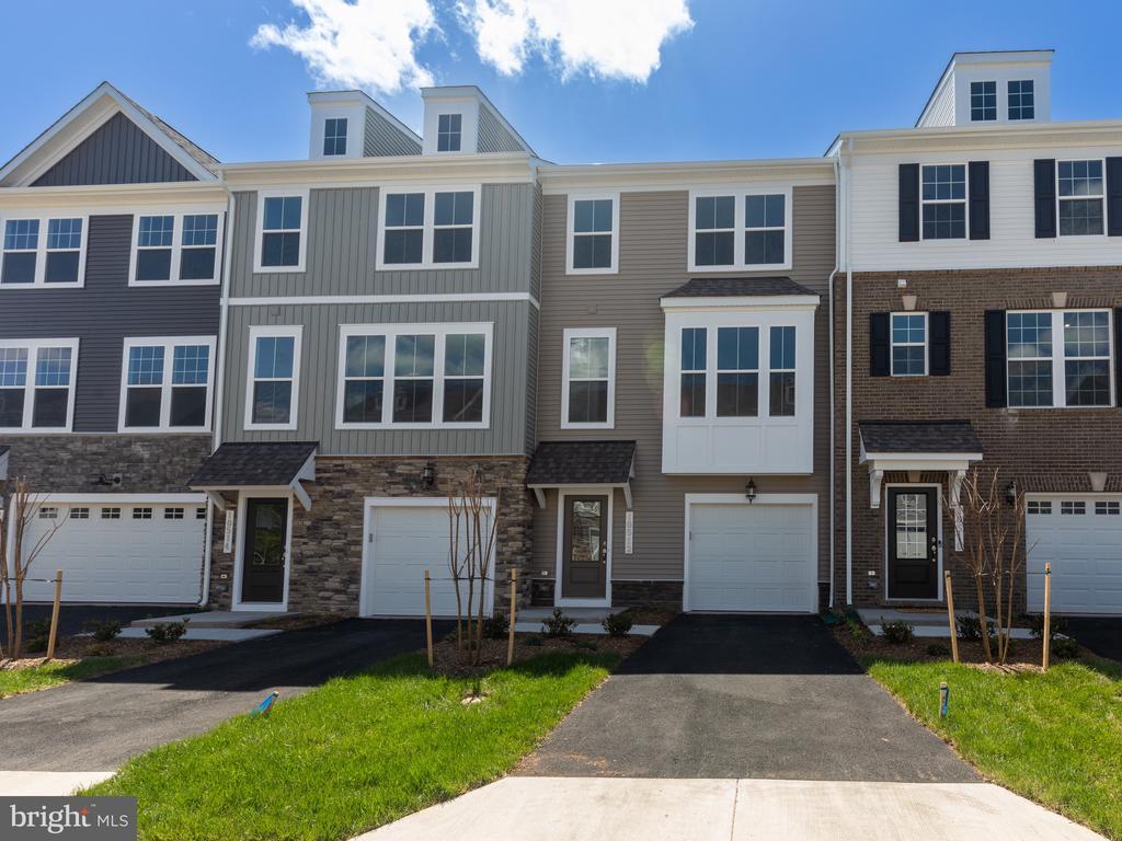 Foto principal - 10512 Hinton Wy