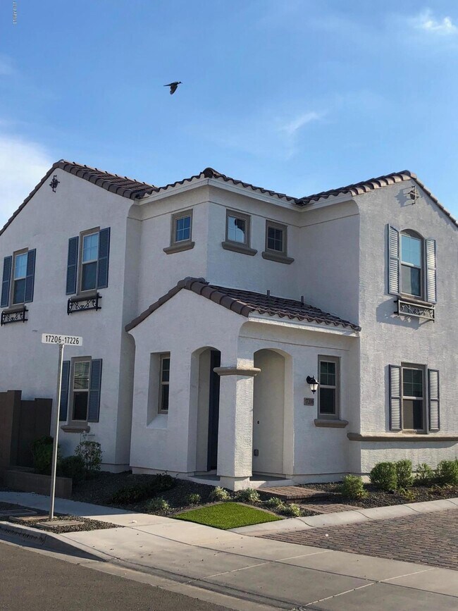 Foto del edificio - 17206 N 9th Pl