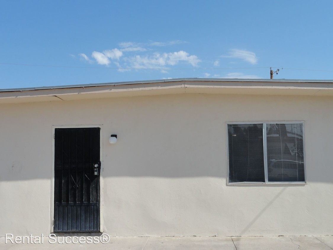 Primary Photo - 304 4th St