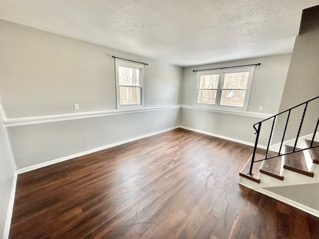 Living Room - 6902 Urbandale Ave