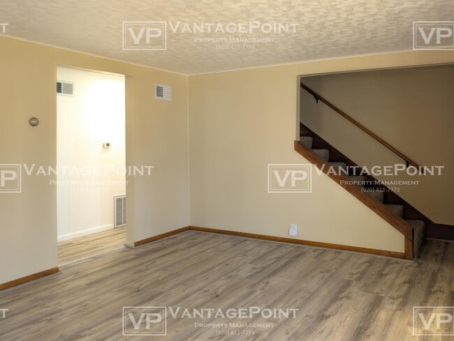 Building Photo - 433 S Erie St