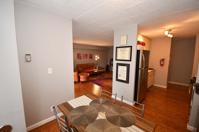 Dining Room - 9060 Palisade Ave