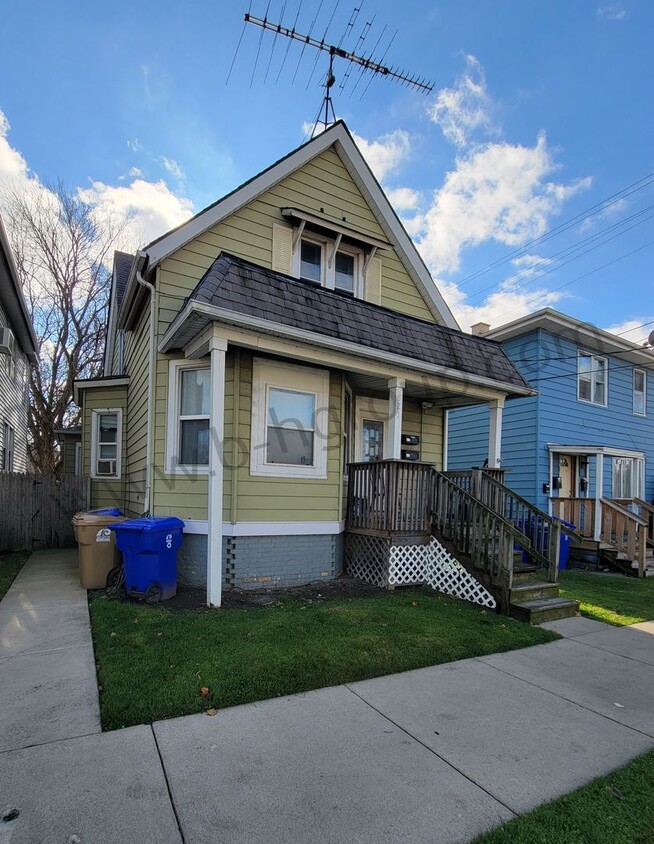 Primary Photo - 821 48th St