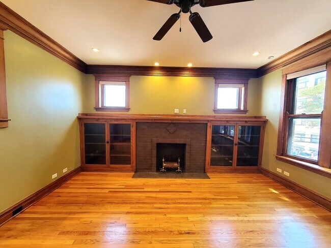 Building Photo - 4744 N Artesian Ave
