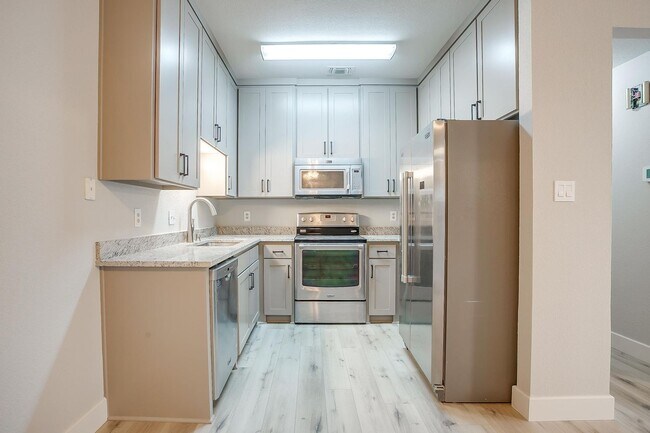 Foto del edificio - 10311 Lone Pine Ln