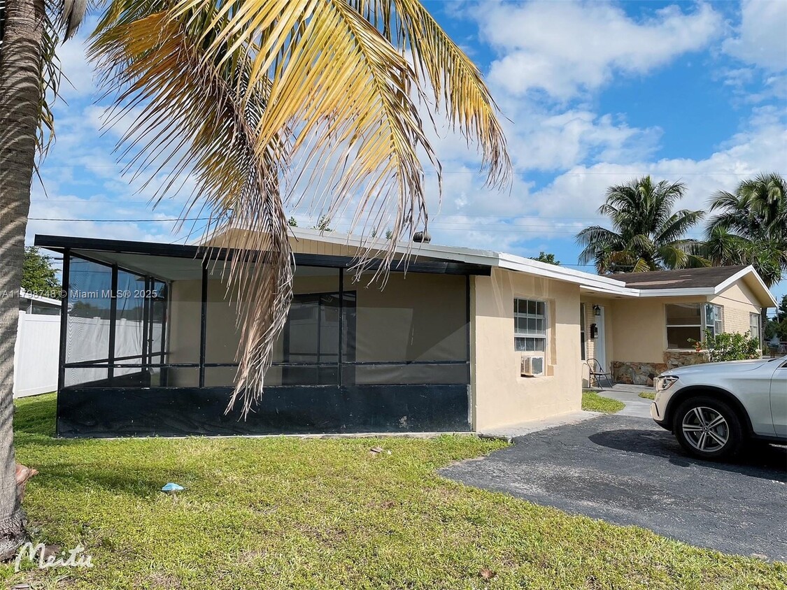 Primary Photo - 600 NW 38th Ave