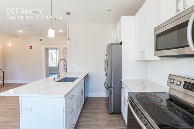 Building Photo - 4 Bed Norris Square Townhouse
