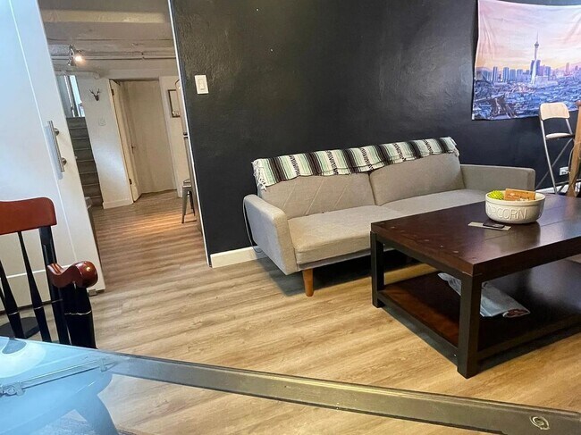 Foto del edificio - 4228 Decatur St