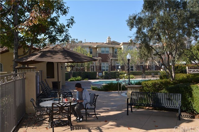 Foto principal - 708 W 1st St