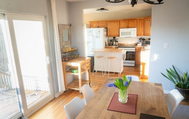 Building Photo - 4 Tyndale St