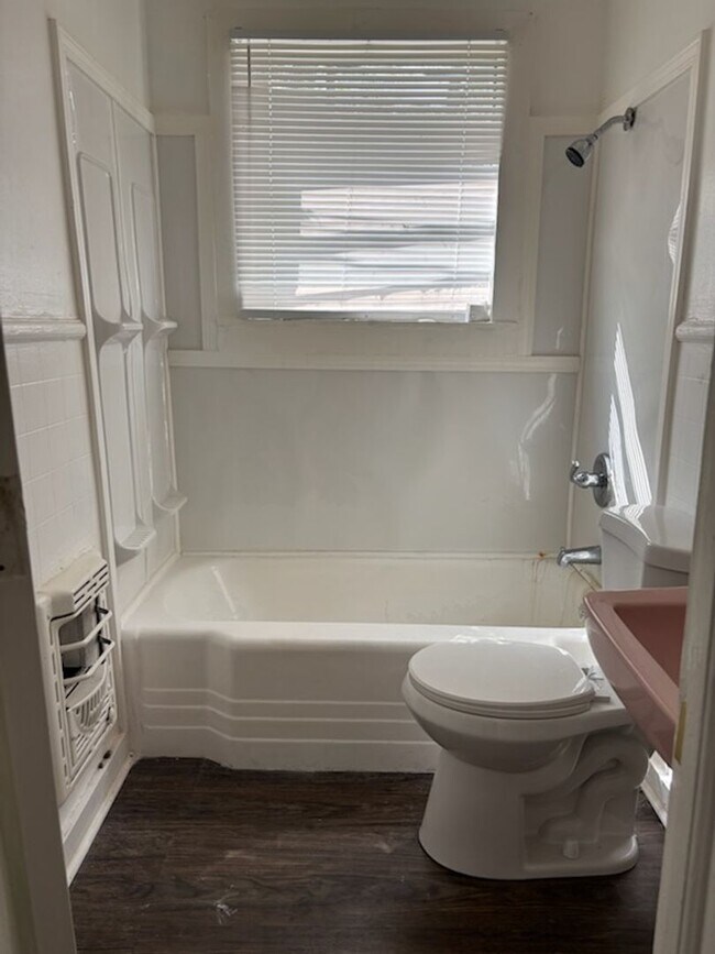 Foto del edificio - 2016 Woodlawn St