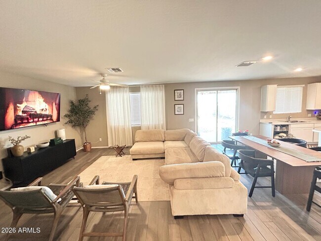 Foto del edificio - 2710 N Mulberry Pl