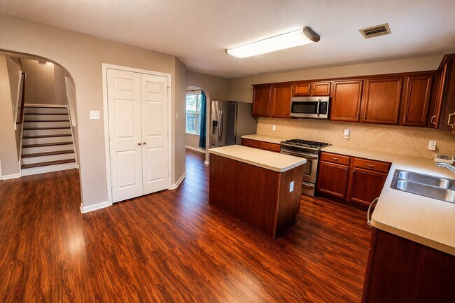 Foto del edificio - 9607 Memorial Crossing Ct