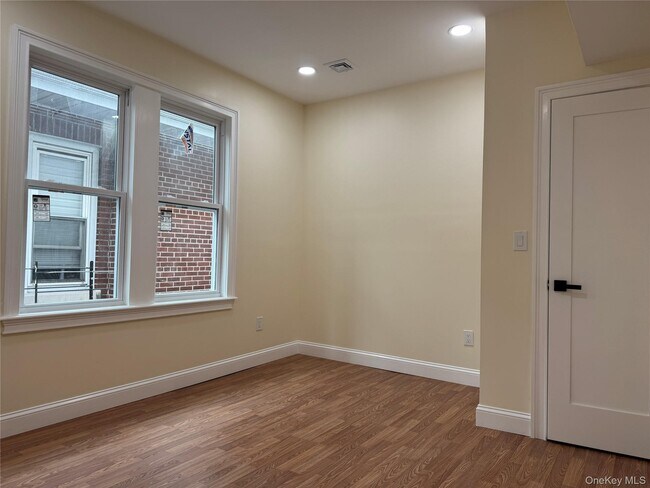 Building Photo - 109 Grandview Ave
