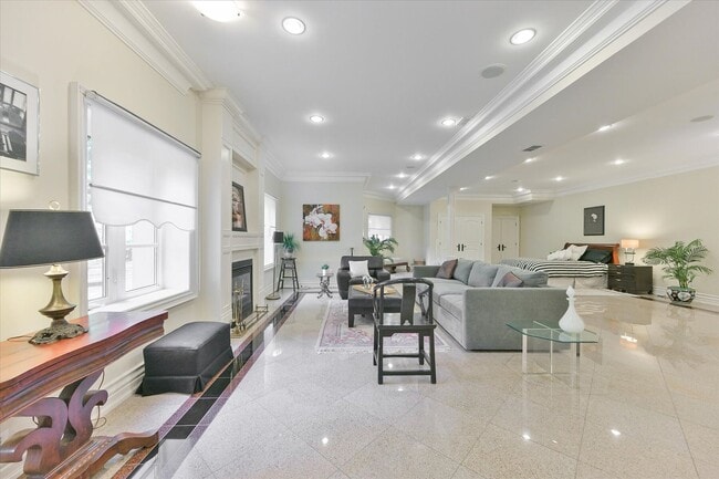 Photo du bâtiment - 50 Old Yonge St