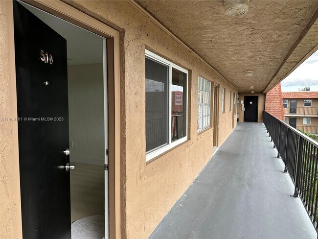 Foto del edificio - 6575 W 4th Ave