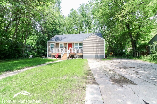 Foto del edificio - 626 Bertrand St